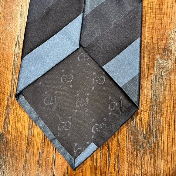 Gucci Striped Silk Blue Tie - Picture 6 of 8